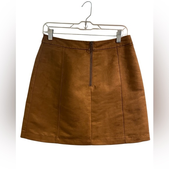 Old Navy Faux Suede Brown Mini Skirt with Pockets and Zipper Size 4 - Picture 2 of 5